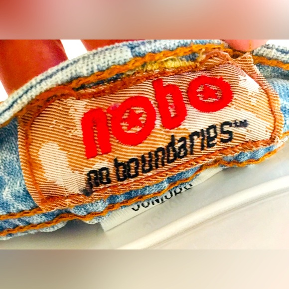 No Boundaries Robo blue distressed denim jeans knee length shorts. Size 9. NWOT. - Picture 8 of 8